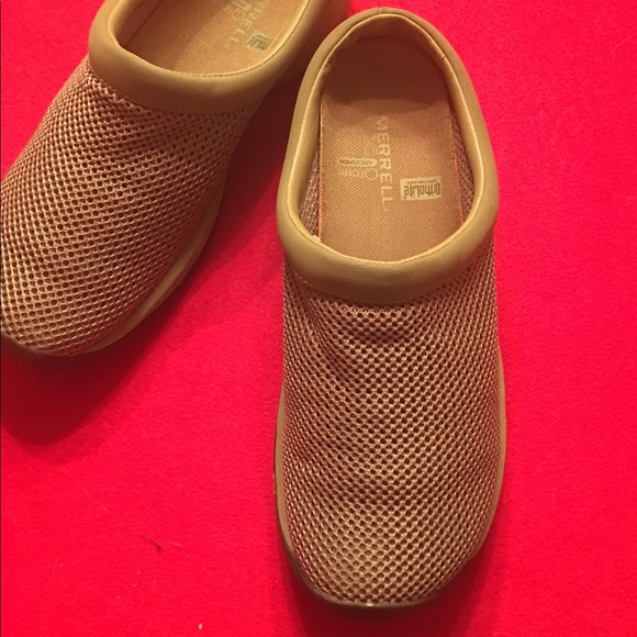 mesh clogs